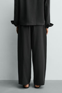 PANTAL?N FLUIDO PLIEGUES / Negro - Zara фото 3