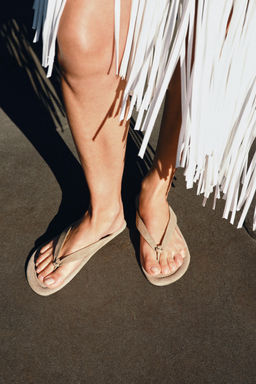 SANDALIA PLANA PIEL / Beige