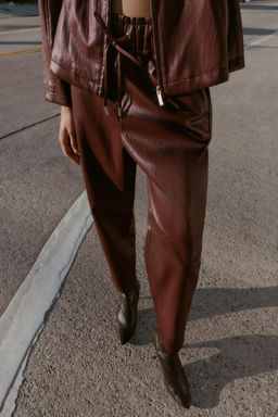 FAUX LEATHER TROUSERS WITH ELASTIC WAIST - Zara фото 2