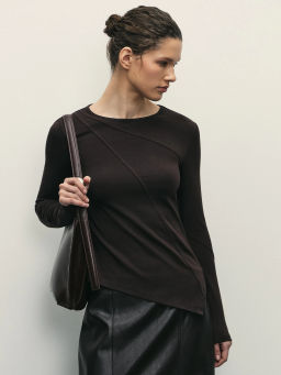 Лонгслив из вискозы асимметричного кроя / Zarina