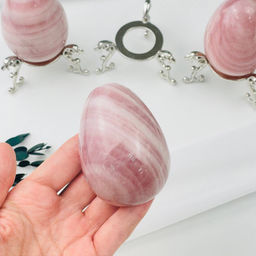 Яйцо из мадагаскарского Розового кварца