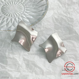 Крупные серьги расплавленный квадрат