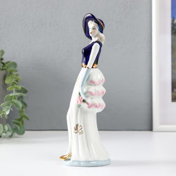 Фигура керамика «Мадмуазель в платье с разрезом, с цветком», кобальт, 22.5×6.5×7.3 см