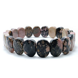 Браслет из камня Родонит поднимает весь род на защиту и дарует помощь свыше