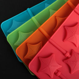 Форма для леденцов новогодняя Доляна Звездочёт, силикон, 9.5?24?1 см, 6 ячеек (4.2?3.8 см), с палочками, МИКС