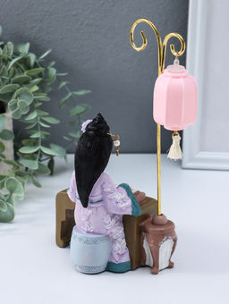 Фигурка светящаяся «Девочка в кимоно играет на музыкальном инструменте», полистоун, 3×AG3, 6.5×11.5×21 см