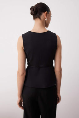 Siyah Fitted Kemerli Anvelop Kapamal? Yelek TWOAW26YE00029