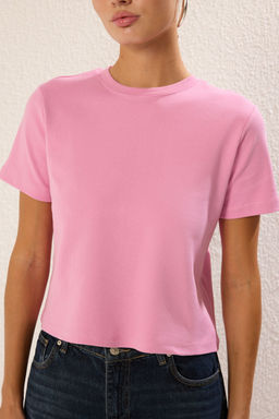 TRENDYOLMILLA Ekru Tok Kumasl? Bisiklet Yaka K?sa Kol Regular/Normal Kesim Orme T-Shirt TWOSS25TS00002 фото 3