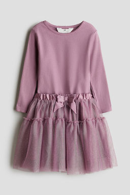 Conjunto de camiseta y falda