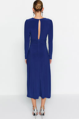 Trendyolmilla Saks Vucuda Oturan Cut Out/Pencere Detayl? S?k Abiye Elbise TPRAW24EL00219  фото 6