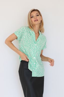 Блузка с отложным воротником и лацканами