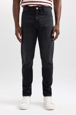 Обычный зауженный крой Джинсовые брюки нормальной формы с нормальной талией и нормальными штанинами