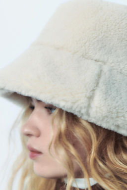 FAUX SHEARLING BUCKET HAT - Zara фото 2