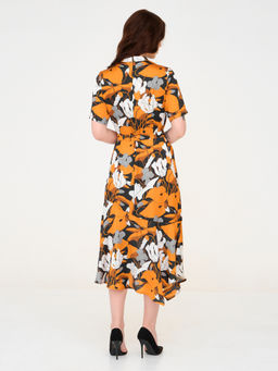 Платье с ассиметричной линией низа