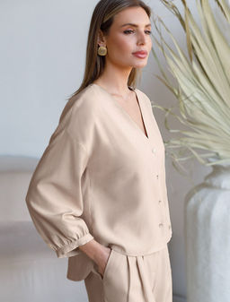 Укороченная блузка с V вырезом из плотного лиоцелла - Vilatte фото 6