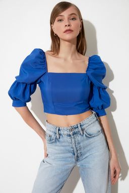 Trendyolmilla Beyaz Balon Kol Kare Yaka Crop Dokuma Bluz TWOSS19XB0036