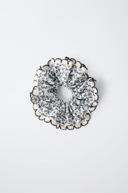 MAXI FLORAL CROCHET HAIR TIE