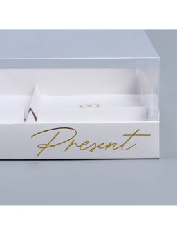 Цена за 5 шт. Коробка кондитерская для муссовых пирожных «Present», 27×17.8×6.5 см