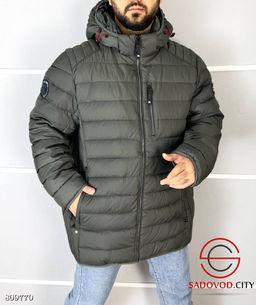 Куртка зимняя фабричная с наполнителем холлофайбер.