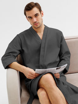 Мужской укороченный вафельный халат с планкой темно-серый В-05 (32)