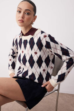 Ekru Yumusak Dokulu Kalpli Baklava Desenli Simli Triko Kazak TWOAW26KZ00140 - Trendyolmilla фото 2