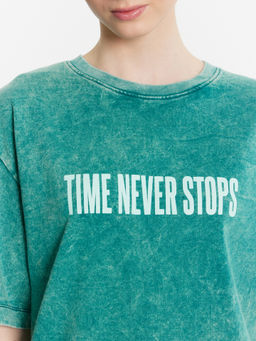 Футболка женская зеленая с обработкой эйсид и надписью time never stops ACID WASH бирюзовый зеленый +печать 112961 - Mark formelle фото 5