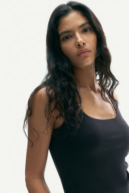 Top sin mangas en microfibra - H&m фото 5