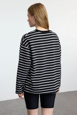 Siyah Cizgili Oversize/Genis Kesim Bisiklet Yaka Ince Orme Sweatshirt TWOAW23SW00326