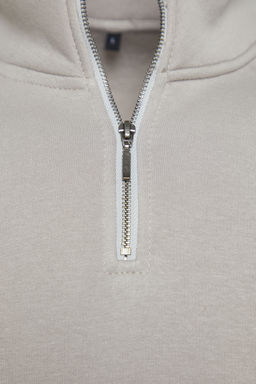 Gri Regular/Normal Kesim Dik Yaka Fermuarl? Pamuklu Basic Ici Polar Sweatshirt TMNAW24SW00041