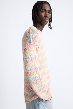 INSIDE OUT-EFFECT TEXTURED SWEATER - Zara фото 4