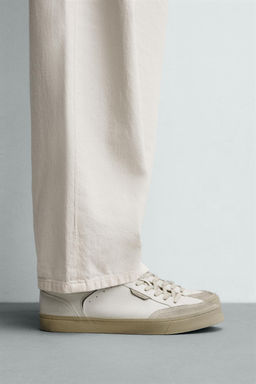 ZAPATILLA SUELA CONTRASTE / Blanco
