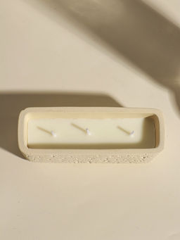 Свеча в вулканическом подсвечнике "Ящик" 3 хлопковых фитиля, белая 5,2х15х4,7 см