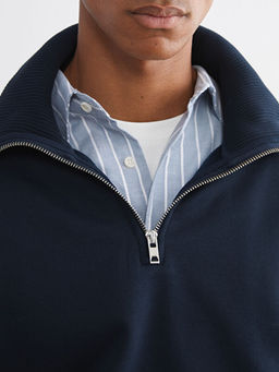 Dik Yaka Erkek Sweatshirt