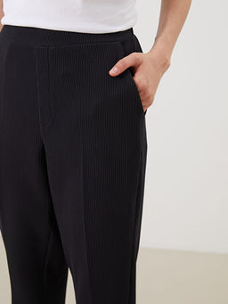 Beli Lastikli Dokulu Kad?n Pantolon