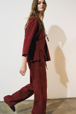 LIMITED EDITION SUEDE LEATHER TROUSERS - Zara фото 15