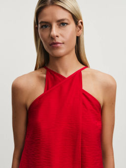 Топ из вискозы с горловиной халтер / Zarina  фото 6