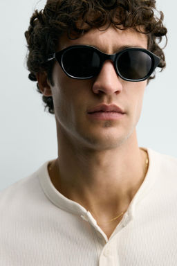 CAMISETA ESTRUCTURA CUELLO PANADERO / Blanco