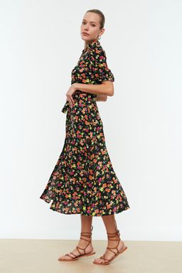 Siyah Cicek Desenli Kusakl? Midi Dokuma Viskon Gomlek Elbise TWOSS20EL1559