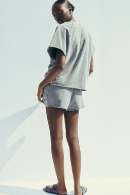 WASHED-EFFECT TEXT PLUSH SWEATSHIRT - Zara фото 5