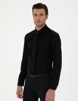 Черная классическая хлопковая рубашка приталенного кроя