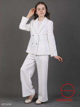 Нарядный костюм для девочки