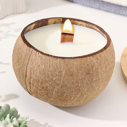 Ароматическая свеча в подсвечнике из кокоса, сладкий апельсин и лайм, соевый воск, 8×10 см, в коробке