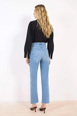 Mavi Yuksek Bel Az Esnek Mom Jeans TWOSS26JE00108 - Trendyolmilla фото 6