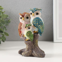 Фигурка полистоун «Семья цветных филинов на пне», 5.2×8×13 см
