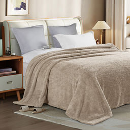 Плед/покрывало 180х200см "Бали" 11, велсофт "Gammi" гладкокрашенный, стриженый, полиэстер 100%, плотность 300г/м2, упаковка 18х33см, пояс бумажный, "Домашняя мода" (Россия)