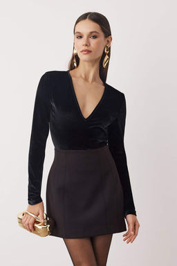 Siyah Duz V Yaka Uzun Orme Kadife Body TPRAW26BD00027
