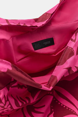 MAXI BOLSA ESTAMPADO FLORES / Fucsia