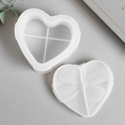 Молд силикононовый «Шкатулка - бантик сердце» с крышкой 8,4 х 9,7 х 6,7 см