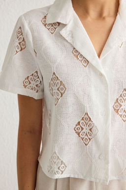 TRENDYOLMILLA Beyaz Nak?sl? Brode Kumas Regular Normal Kal?p Dokuma Crop Gomlek TWOSS25GO00087 фото 10