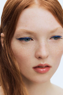 LIQUID EYELINER DARKEST BLUE - Zara фото 2